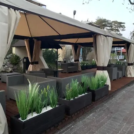 ロッジ Caloroczne Perla ムジェジノ